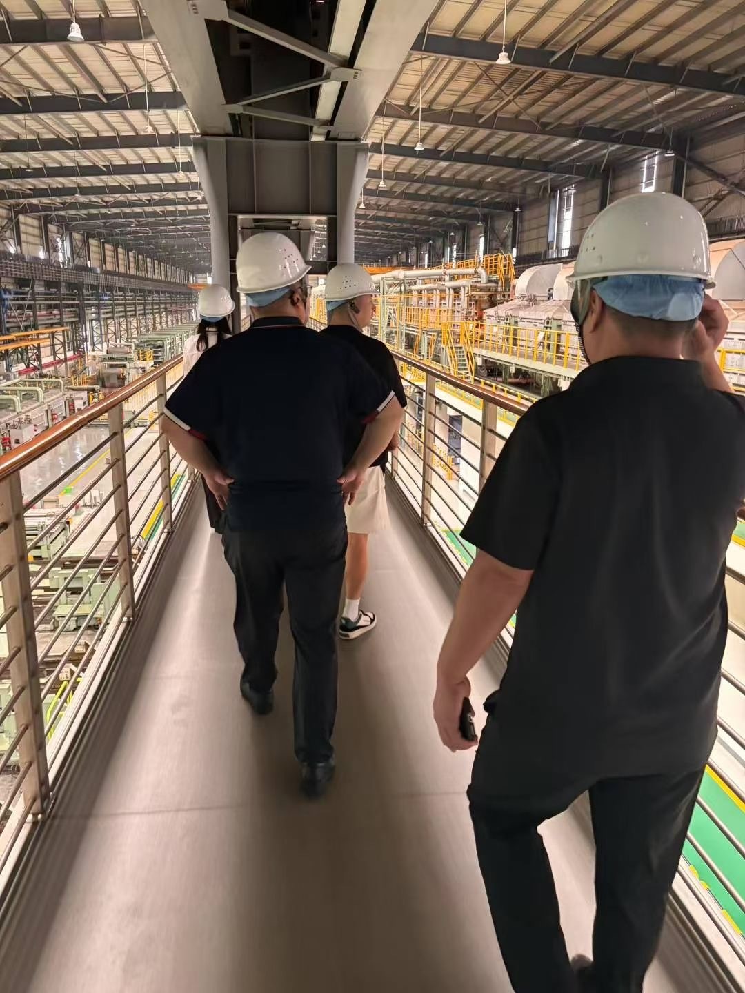 Últimos blogs da empresa sobre O chefe da siderurgia especial Sylaith visitou a linha de frente para supervisionar e inspecionar estritamente a qualidade do produto